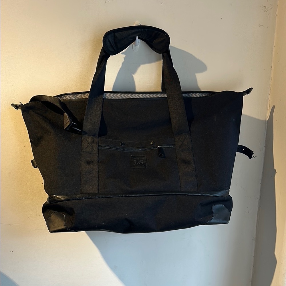 Lo & Sons Deluxe Weekender Black Travel Bag